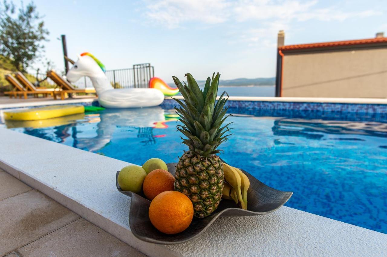 Exclusive Villa Almissa With Swimming Pool And Sea View Lokva Rogoznica Exteriér fotografie