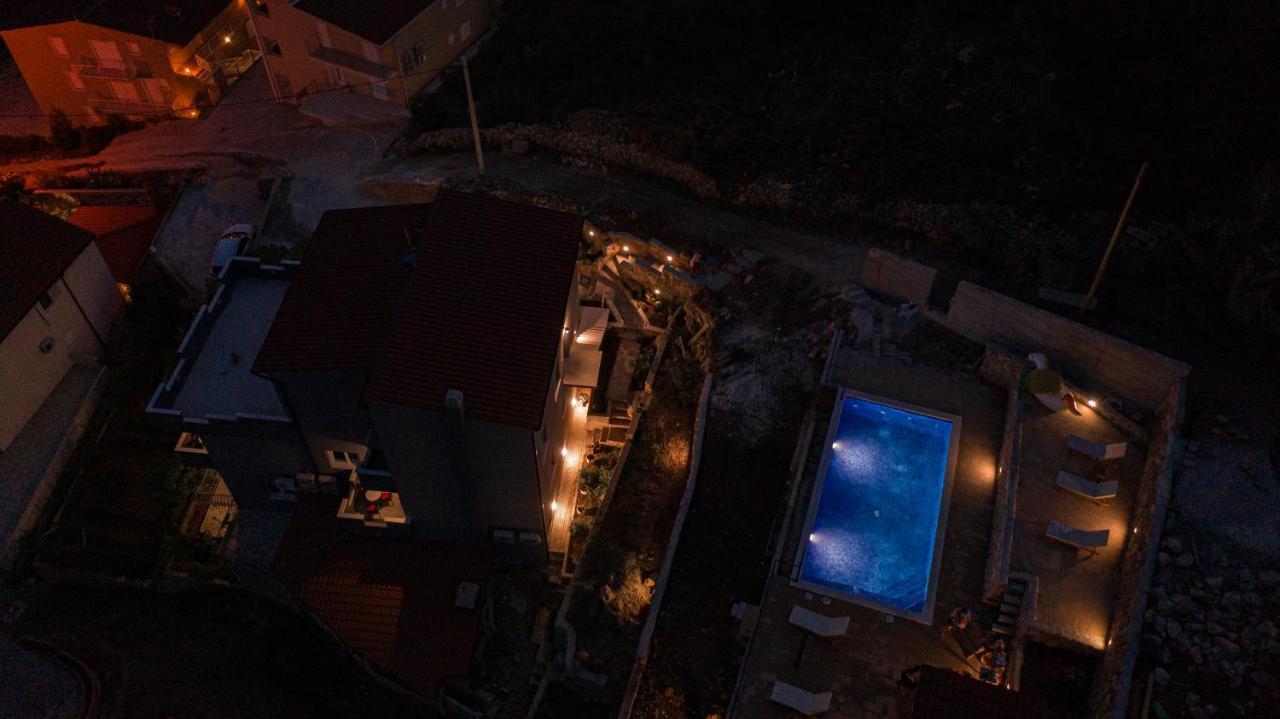 Exclusive Villa Almissa With Swimming Pool And Sea View Lokva Rogoznica Exteriér fotografie