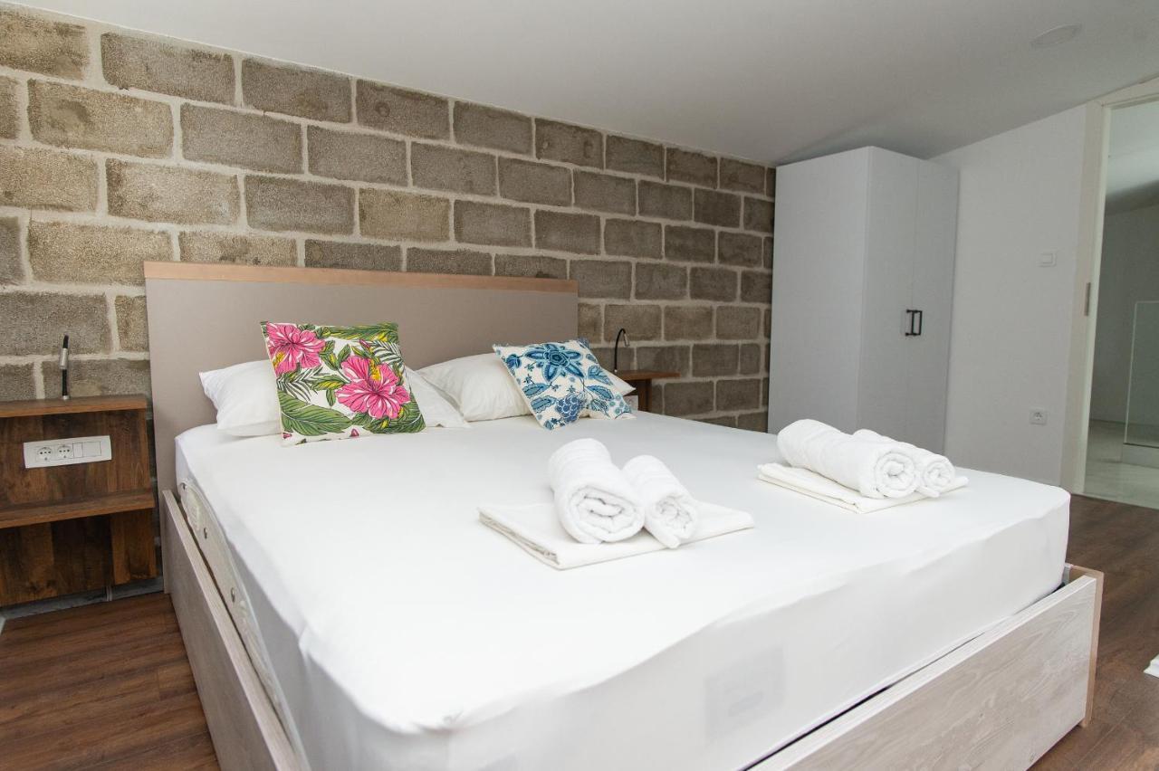 Exclusive Villa Almissa With Swimming Pool And Sea View Lokva Rogoznica Exteriér fotografie